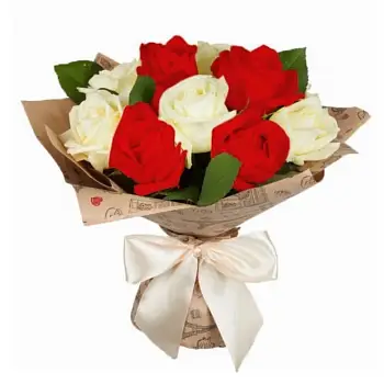 Букет из красно белых роз 